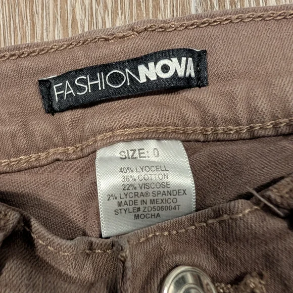 Fashion Nova Flare Bell Bottom Jeans- Two Tone, Dark Blue, Brown Size 0 Stretch - Picture 4 of 6